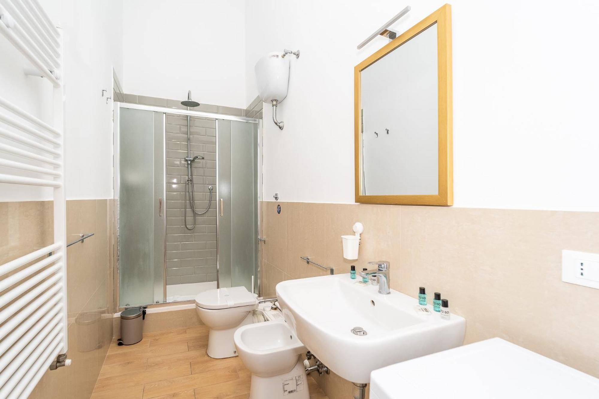 Home Smart Rent Appartamento Nei Pressi Di Via Toledo 2 Camere Da Letto نابولي المظهر الخارجي الصورة