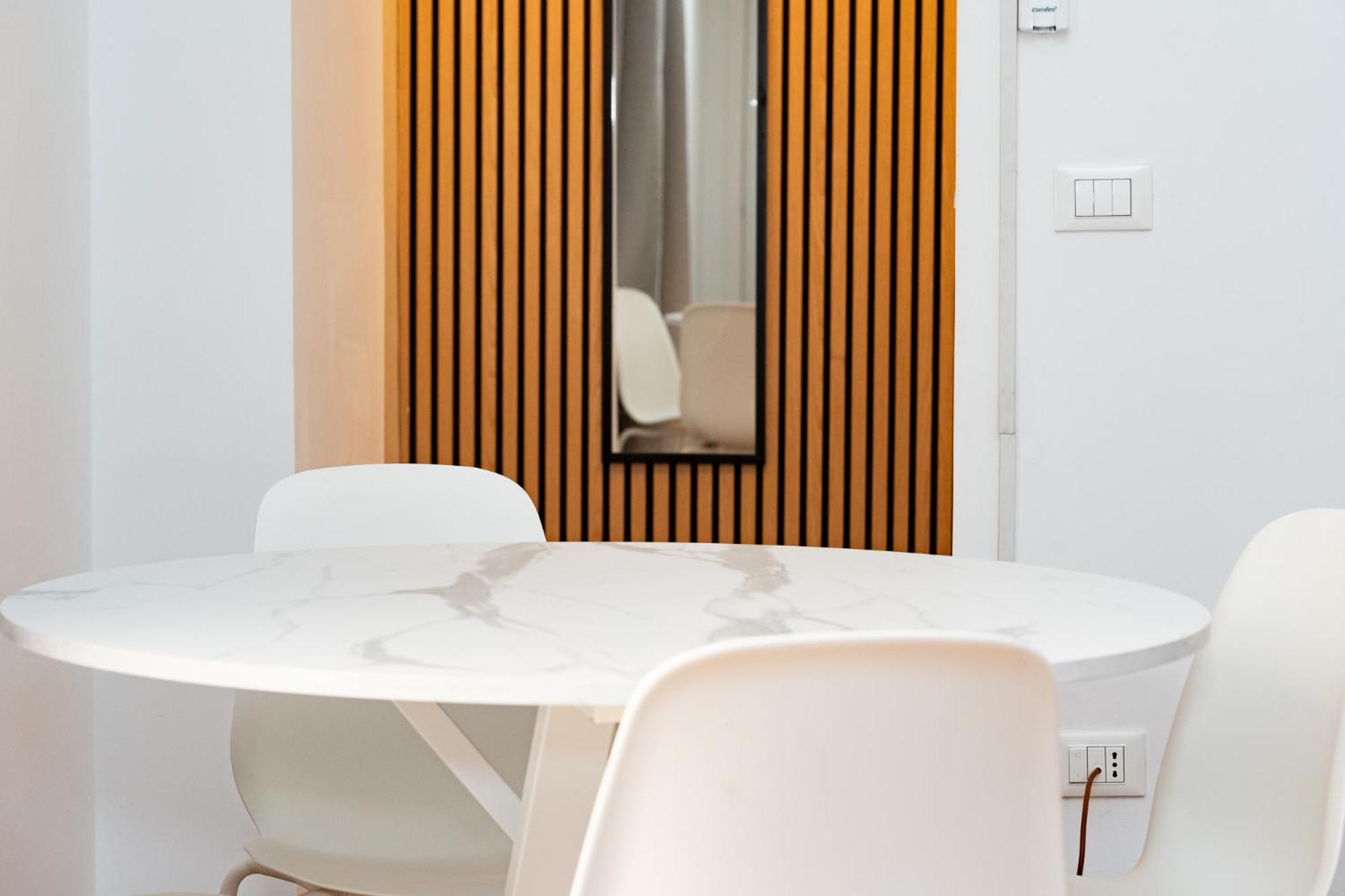 Home Smart Rent Appartamento Nei Pressi Di Via Toledo 2 Camere Da Letto نابولي المظهر الخارجي الصورة