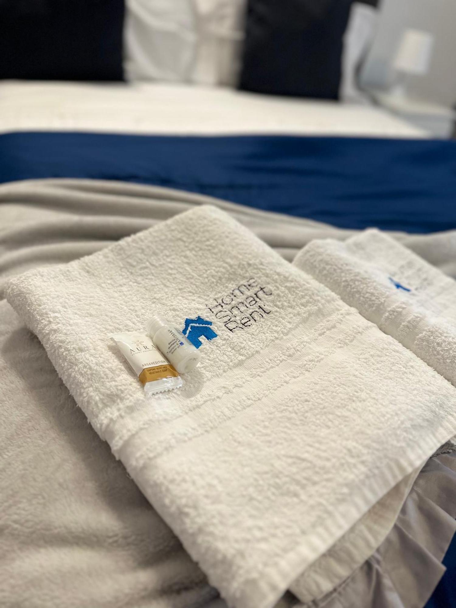 Home Smart Rent Appartamento Nei Pressi Di Via Toledo 2 Camere Da Letto نابولي المظهر الخارجي الصورة